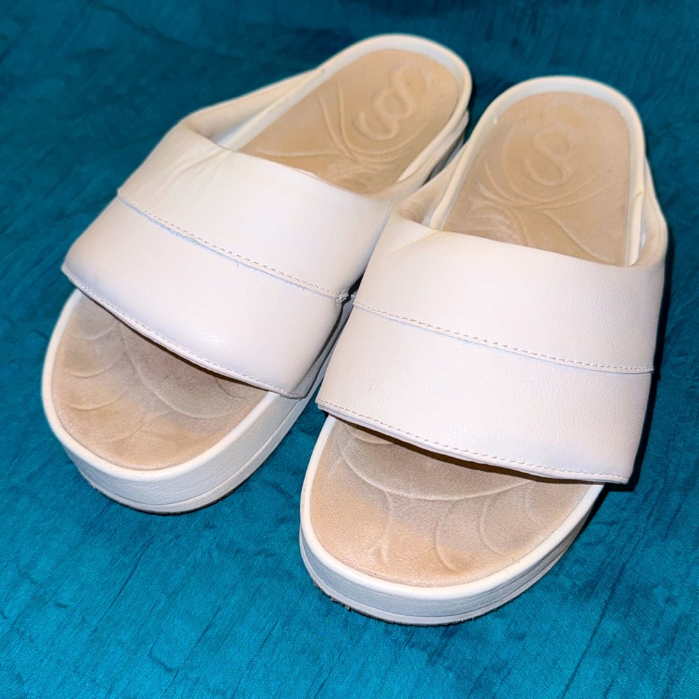 Confy Sandals